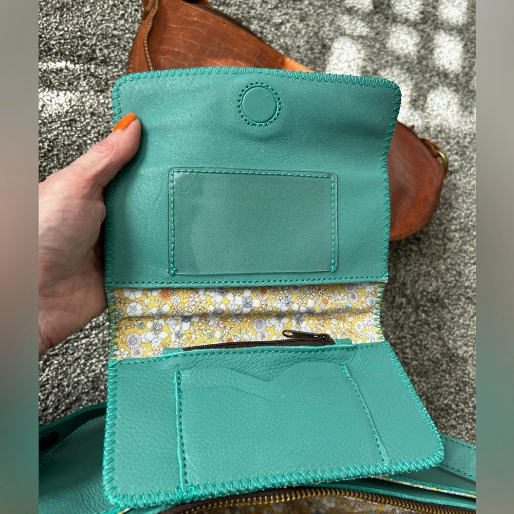 Lyons leather Queen Bees and wallets - Picture 13 of 16